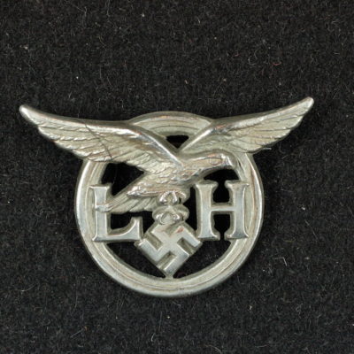 INSIGNIA 143